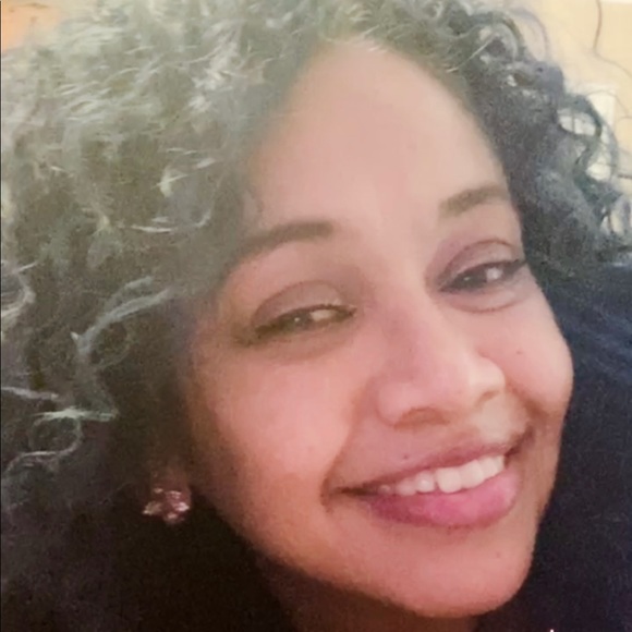 Meet your Posher, Chela - Picture 1 of 15